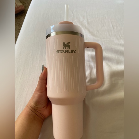 Stanley Bloom Rain 40oz - Picture 3 of 10